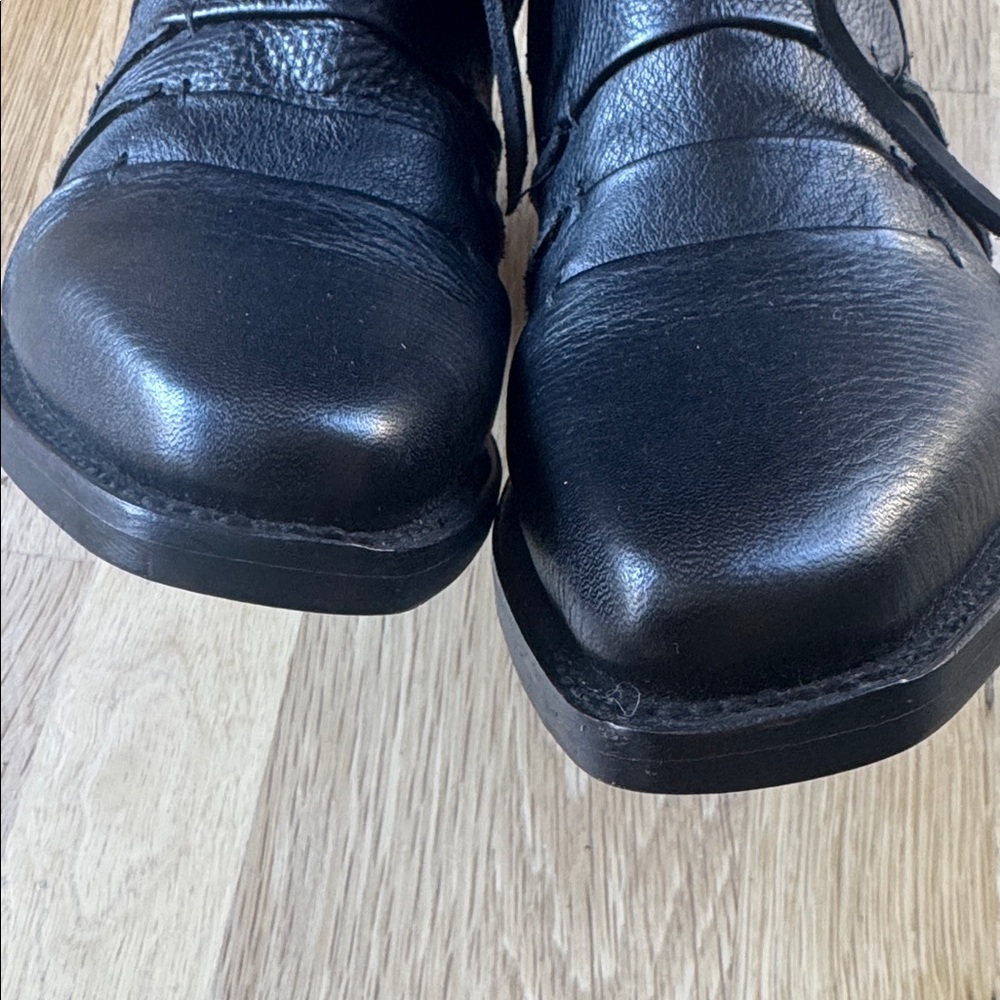 John Fluevog Black Leather Lace-Up Ankle Boots - Picture 3 of 10